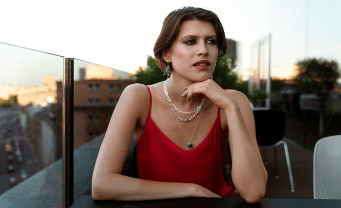 Celebrity Influence: Silver Chains That Defined Men’s Style in 2025 Screenshot 61