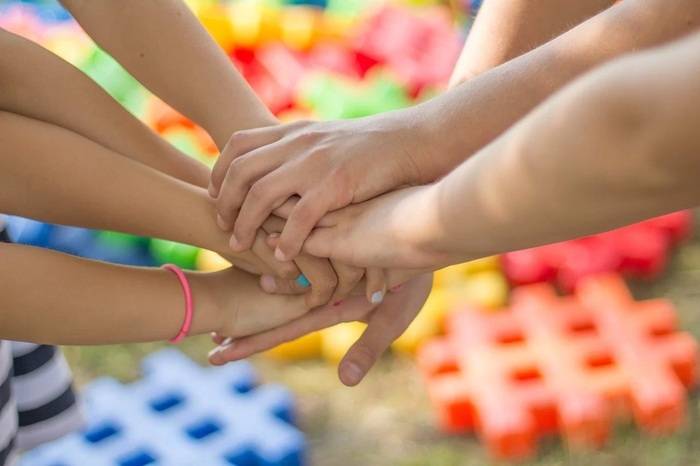 How the Group Name Affects Your Friendship